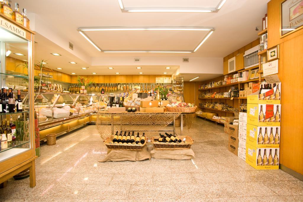 La Locanda Di Gino Сульмона Экстерьер фото