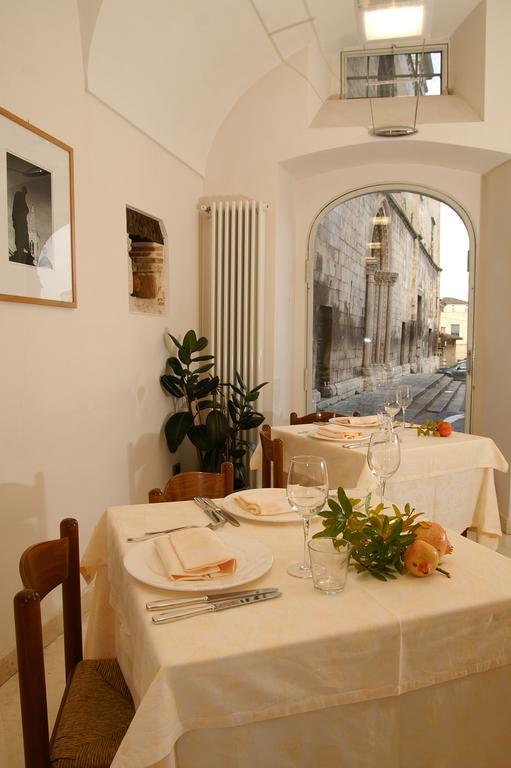 La Locanda Di Gino Сульмона Экстерьер фото