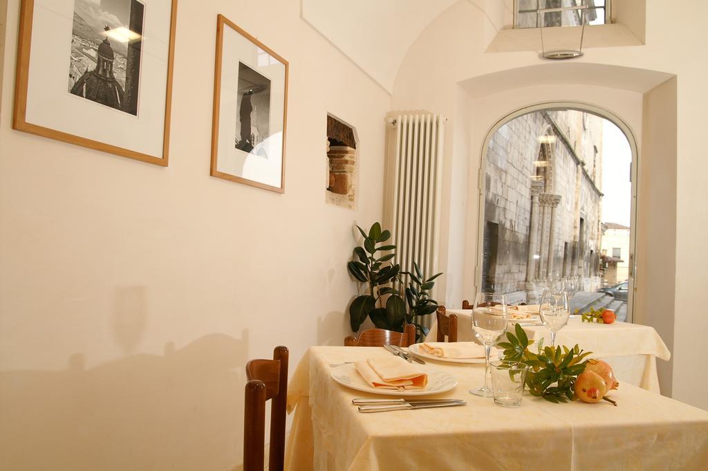 La Locanda Di Gino Сульмона Экстерьер фото